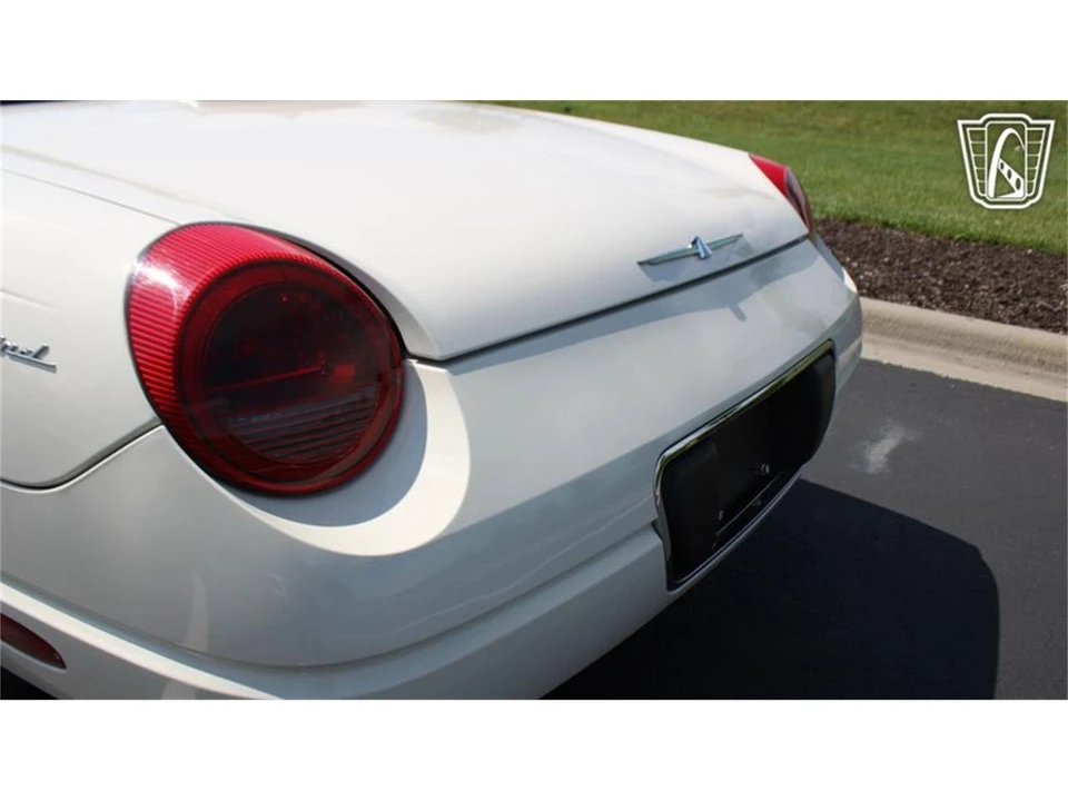 2002 Ford Thunderbird 11th Gen - Image 9 of 31
