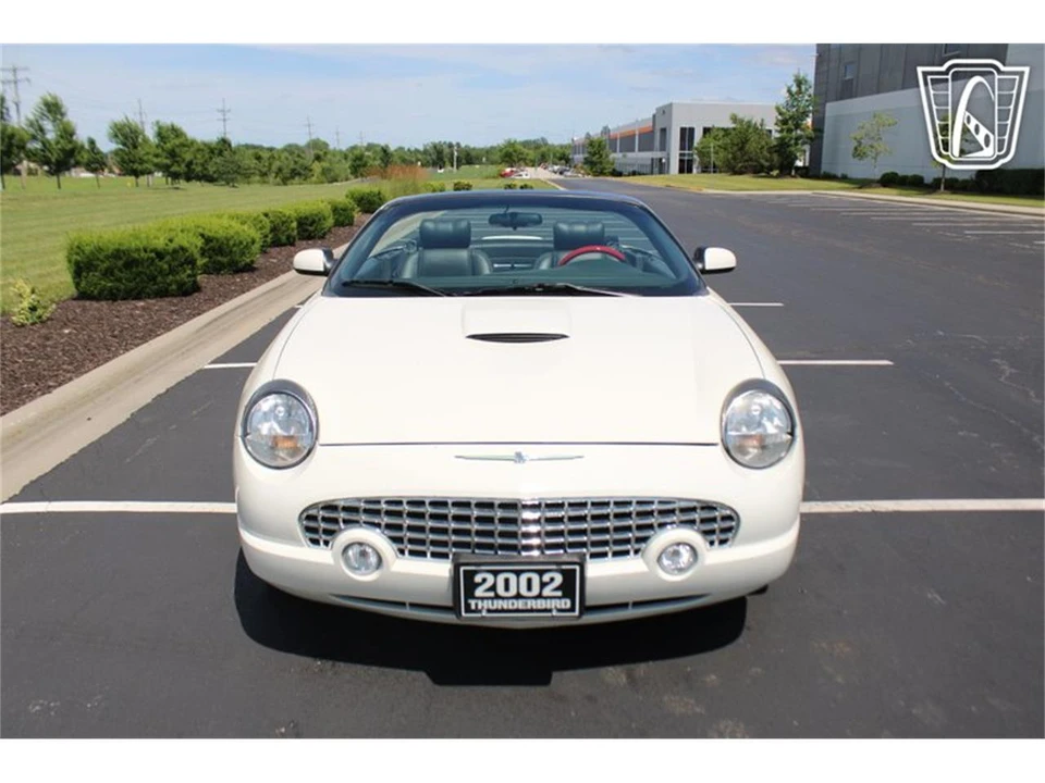 2002 Ford Thunderbird 11th Gen - Image 24 of 31
