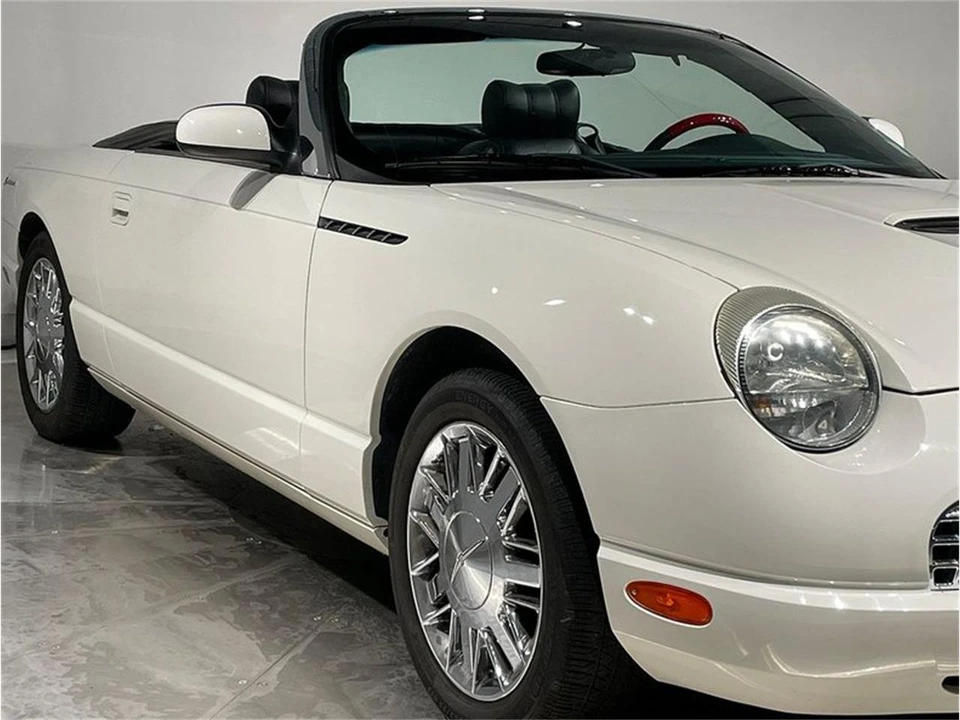 2002 Ford Thunderbird 11th Gen - Image 17 of 31