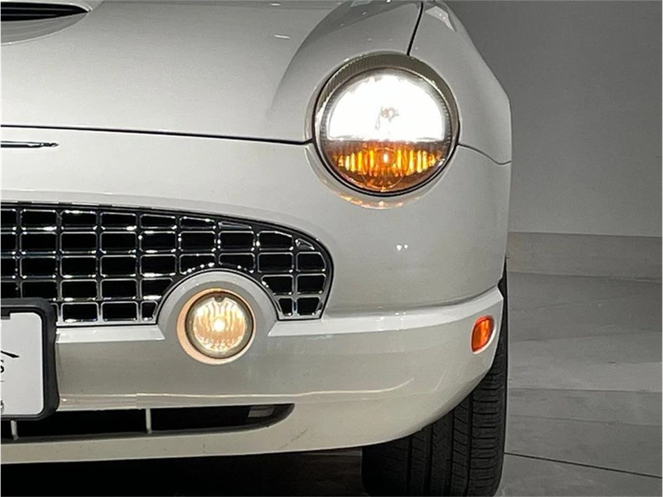 2002 Ford Thunderbird 11th Gen - Image 22 of 31