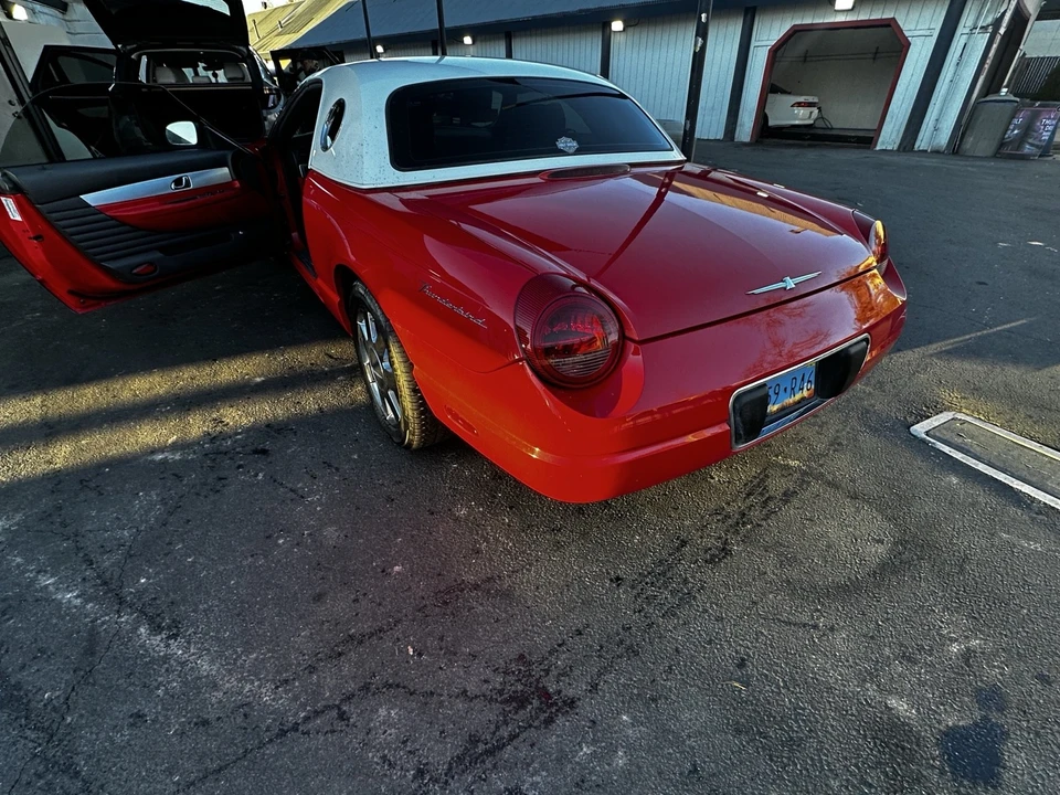 2002 Ford Thunderbird 11th Gen - Image 15 of 21