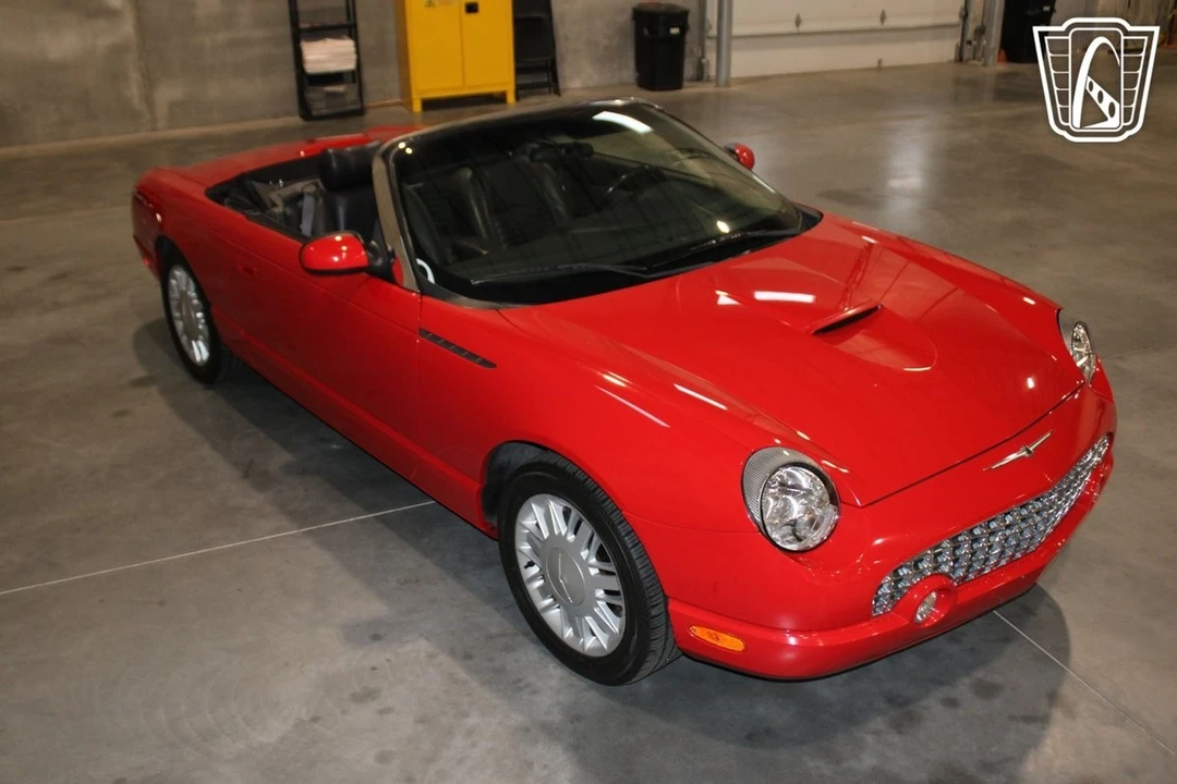 2002 Ford Thunderbird 10th Gen - Image 17 of 21