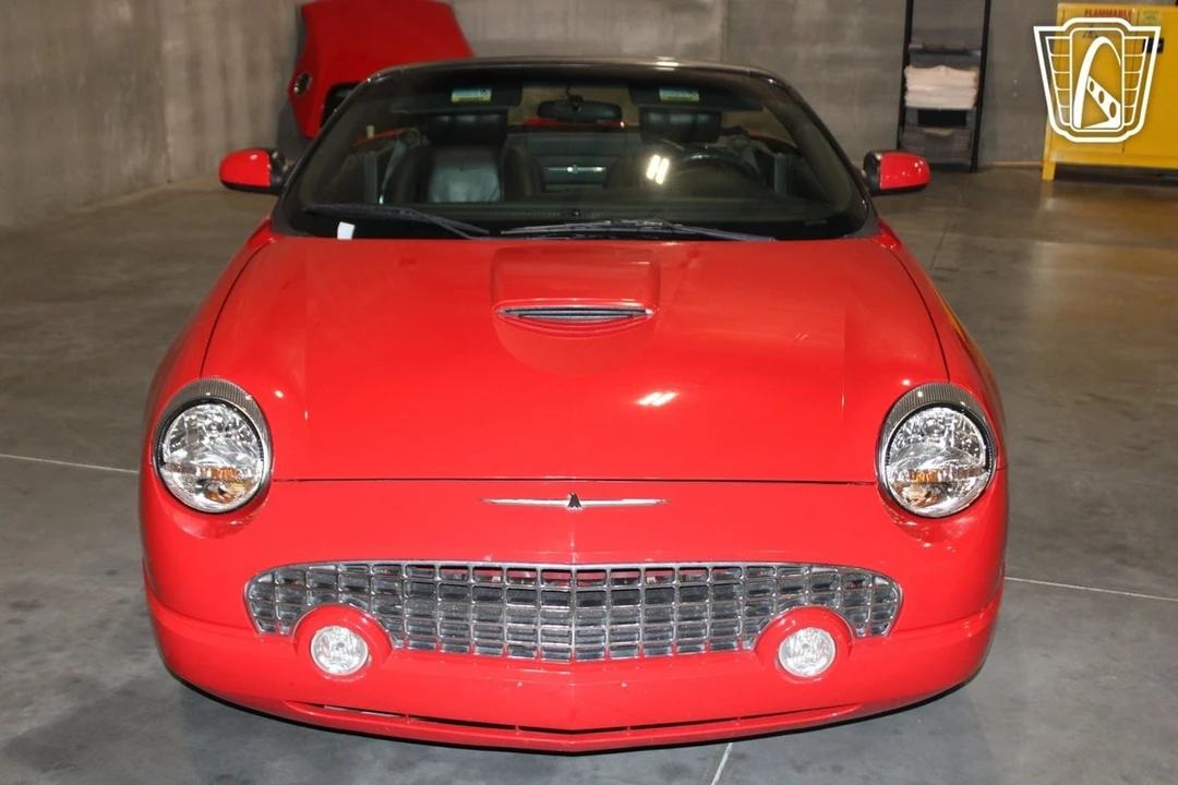 2002 Ford Thunderbird 10th Gen - Image 10 of 21