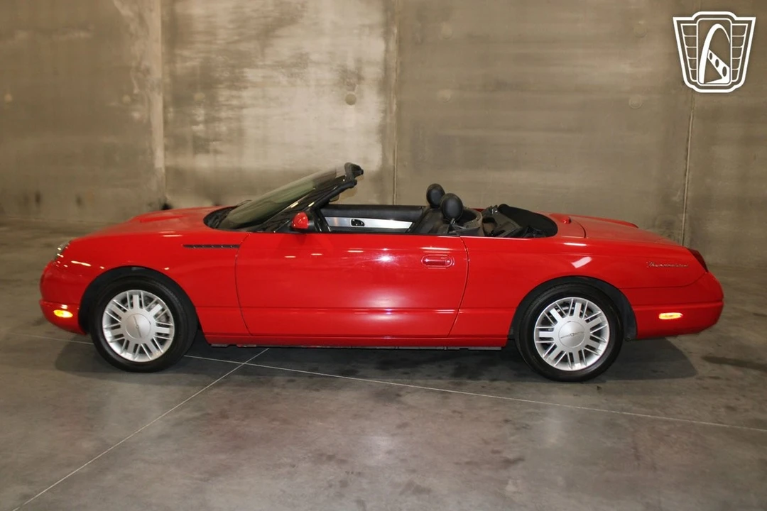 2002 Ford Thunderbird 10th Gen - Image 3 of 12