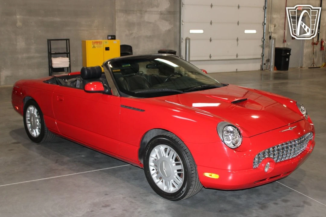 2002 Ford Thunderbird 10th Gen - Image 8 of 12