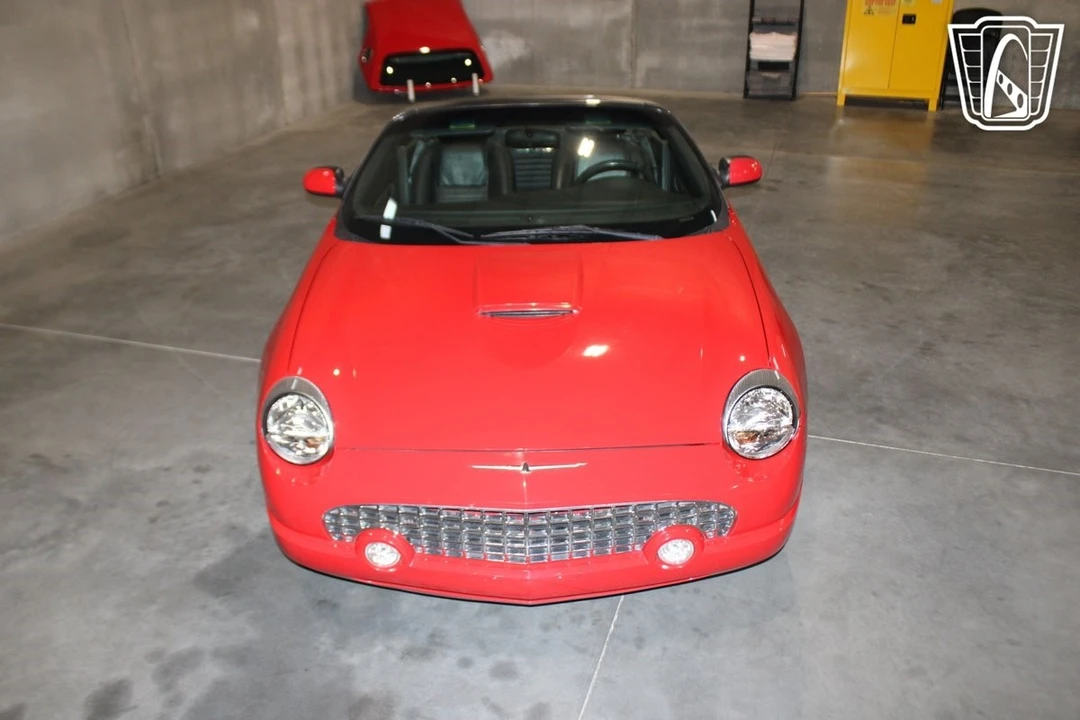 2002 Ford Thunderbird 10th Gen - Image 18 of 21