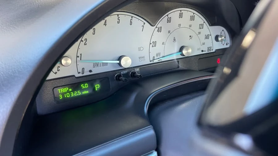 2002 Ford Thunderbird 11th Gen - Image 4 of 10