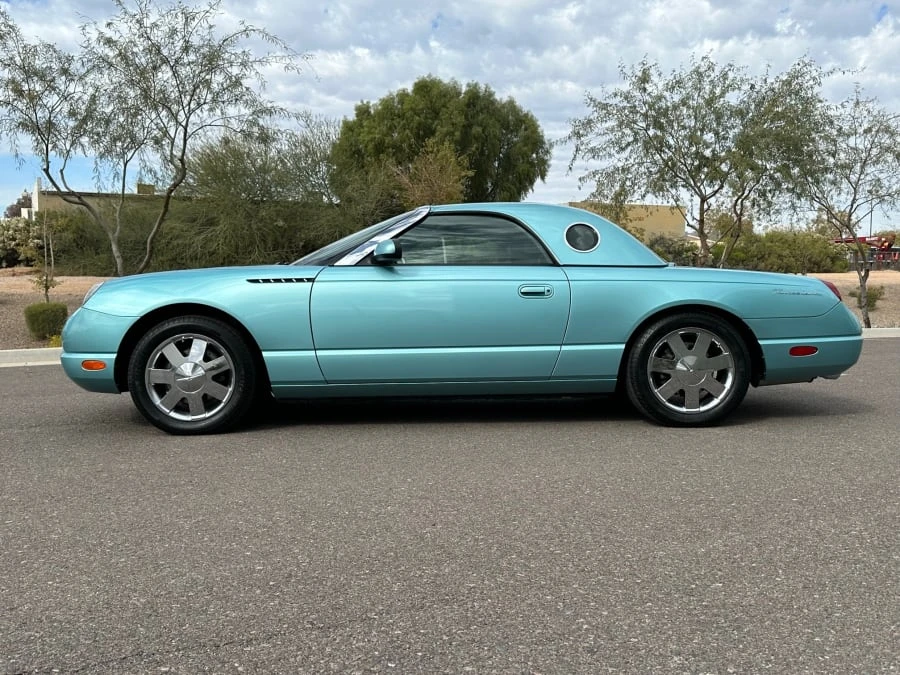 2002 Ford Thunderbird 11th Gen - Image 2 of 15