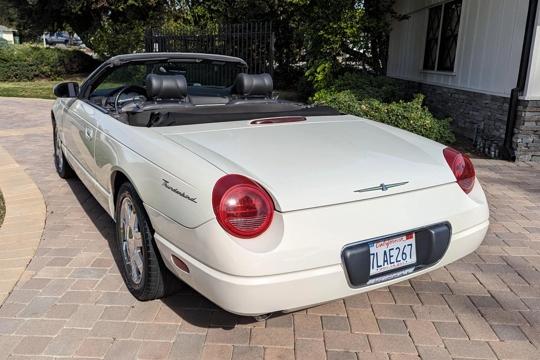 2002 Ford Thunderbird 10th Gen - Image 10 of 31