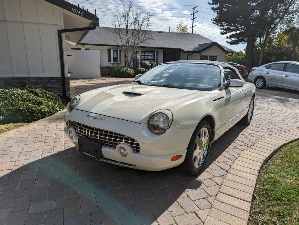 2002 Ford Thunderbird 10th Gen - Image 16 of 31
