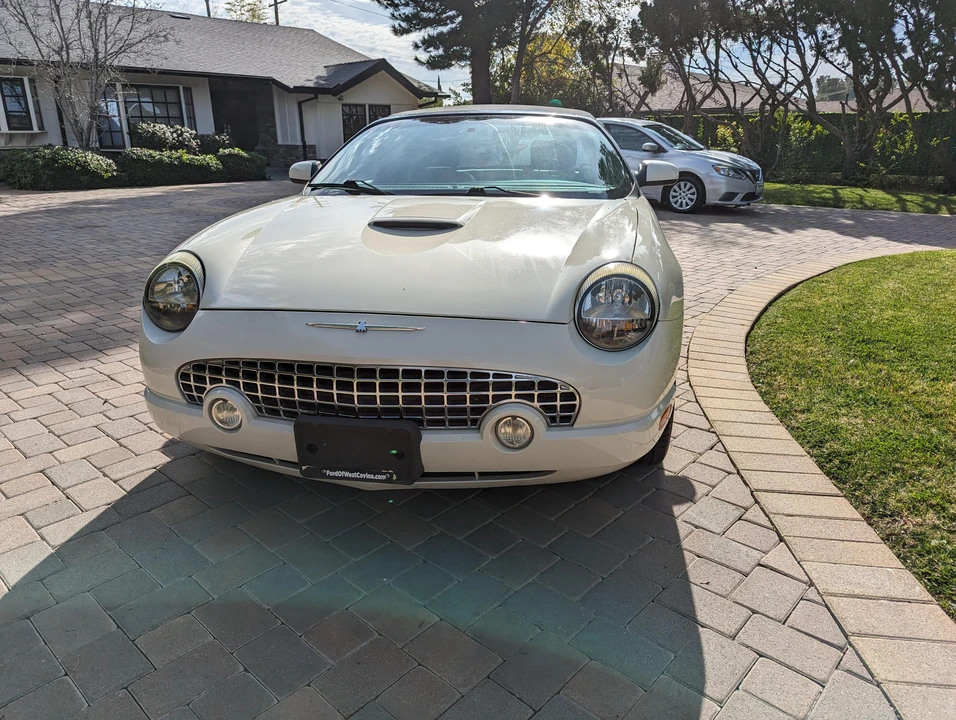 2002 Ford Thunderbird 10th Gen - Image 15 of 31
