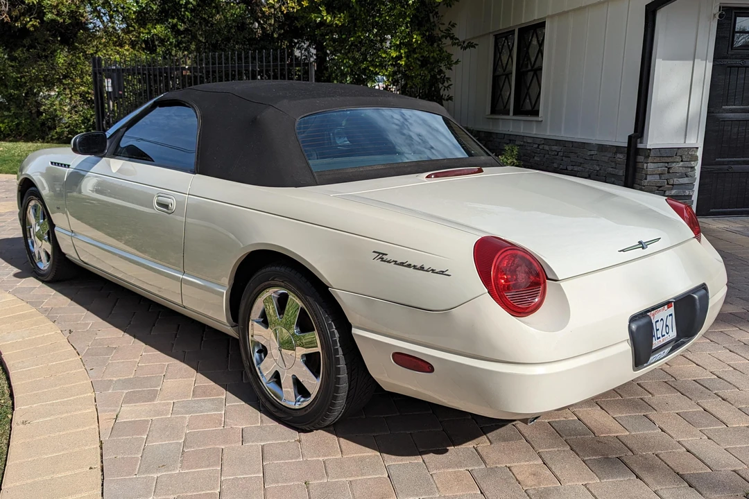 2002 Ford Thunderbird 10th Gen - Image 4 of 31