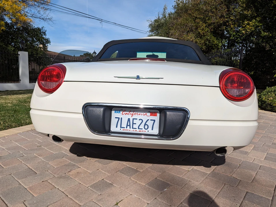 2002 Ford Thunderbird 10th Gen - Image 25 of 31