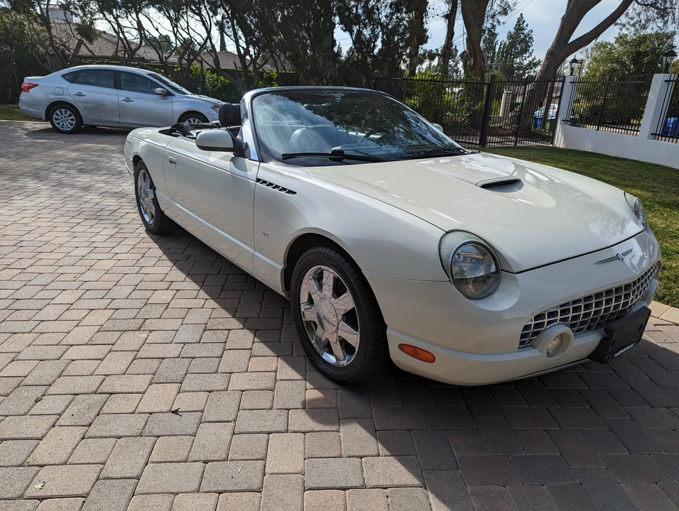 2002 Ford Thunderbird 10th Gen - Image 14 of 31
