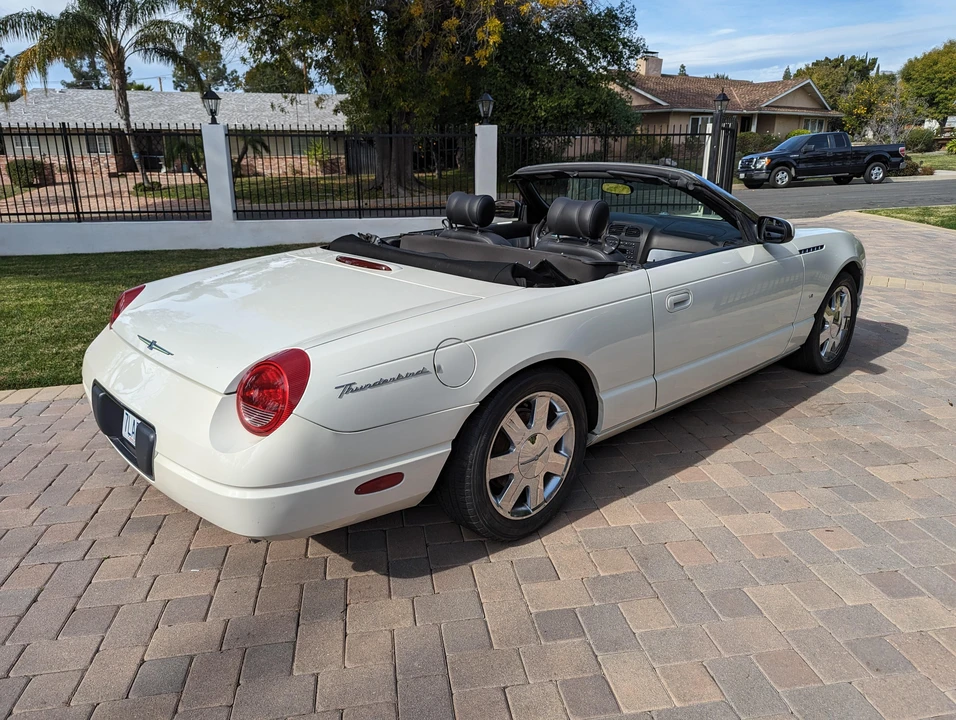 2002 Ford Thunderbird 10th Gen - Image 11 of 31
