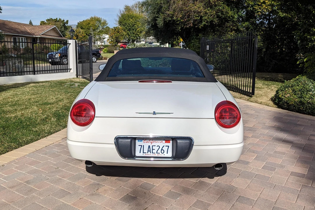2002 Ford Thunderbird 10th Gen - Image 24 of 31