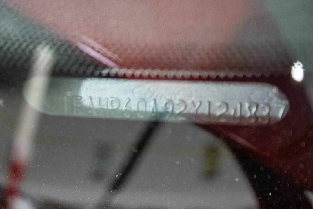 2002 Ford Thunderbird 11th Gen - Image 15 of 21