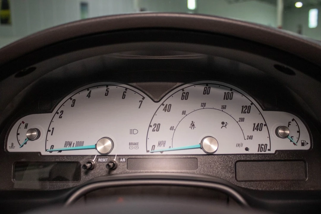 2002 Ford Thunderbird 11th Gen - Image 11 of 12