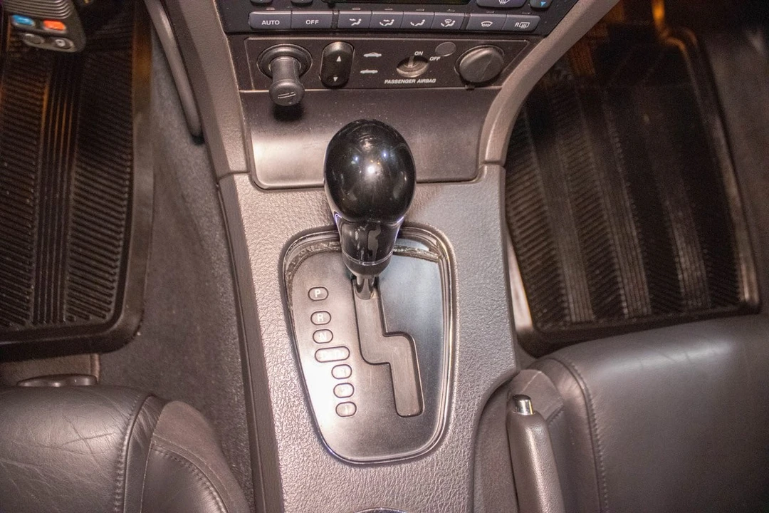 2002 Ford Thunderbird 11th Gen - Image 13 of 21
