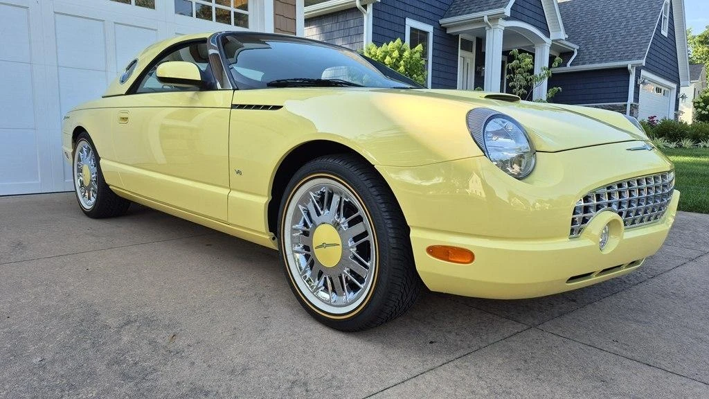 2002 Ford Thunderbird 11th Gen - Image 3 of 31