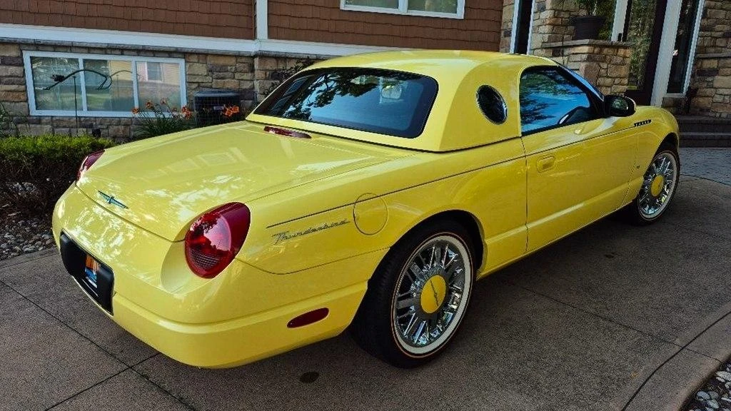 2002 Ford Thunderbird 11th Gen - Image 12 of 31