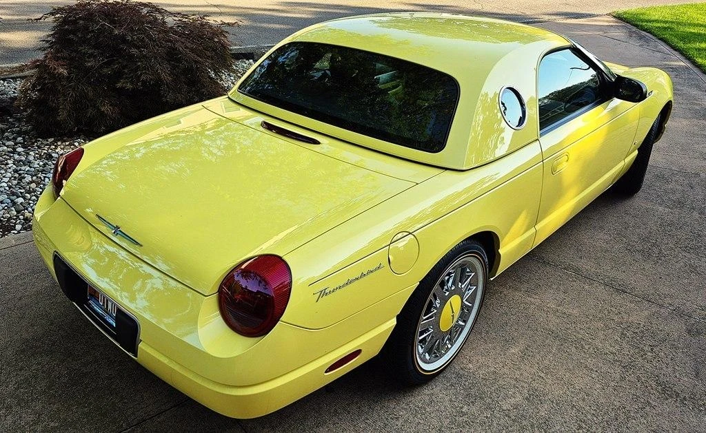 2002 Ford Thunderbird 11th Gen - Image 13 of 31