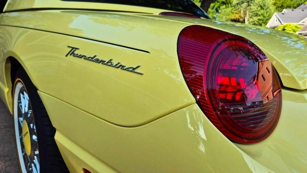 2002 Ford Thunderbird 11th Gen - Image 16 of 31