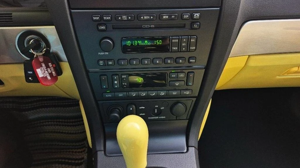 2002 Ford Thunderbird 11th Gen - Image 21 of 31