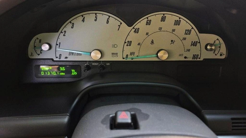 2002 Ford Thunderbird 11th Gen - Image 22 of 31