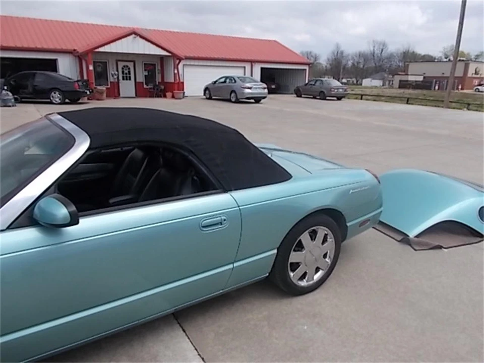 2002 Ford Thunderbird 11th Gen - Image 9 of 29