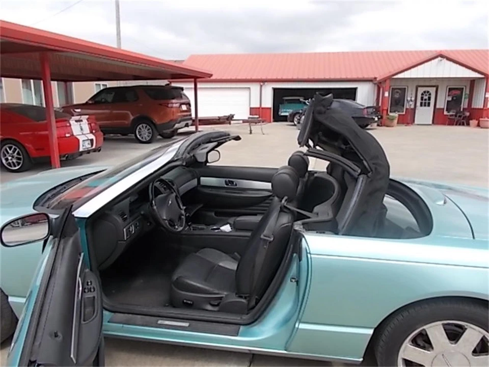 2002 Ford Thunderbird 11th Gen - Image 10 of 29