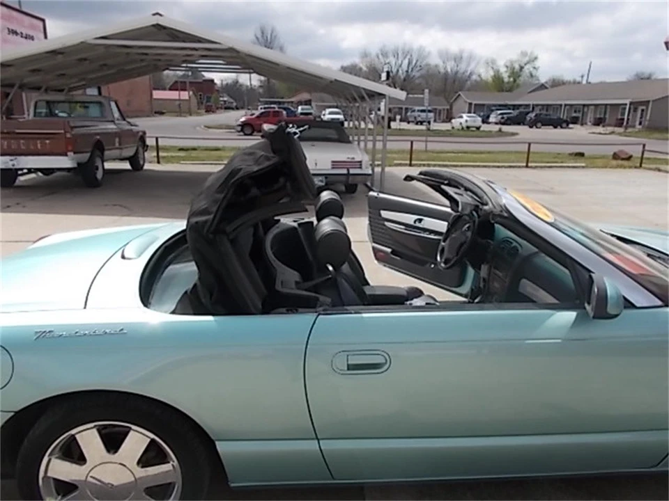 2002 Ford Thunderbird 11th Gen - Image 11 of 29