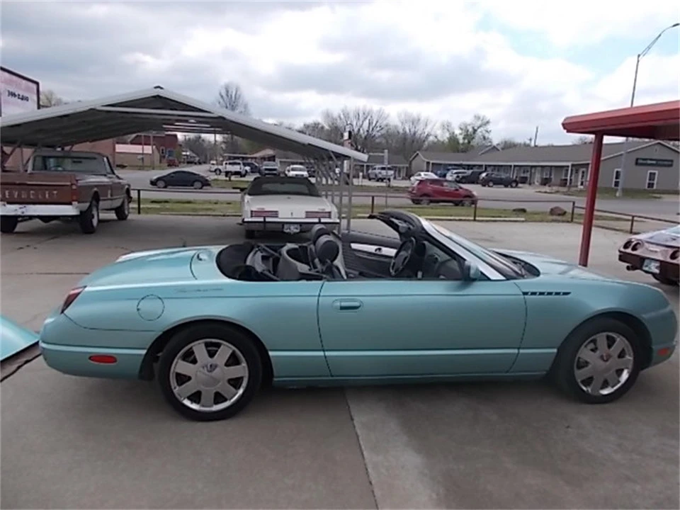 2002 Ford Thunderbird 11th Gen - Image 12 of 29