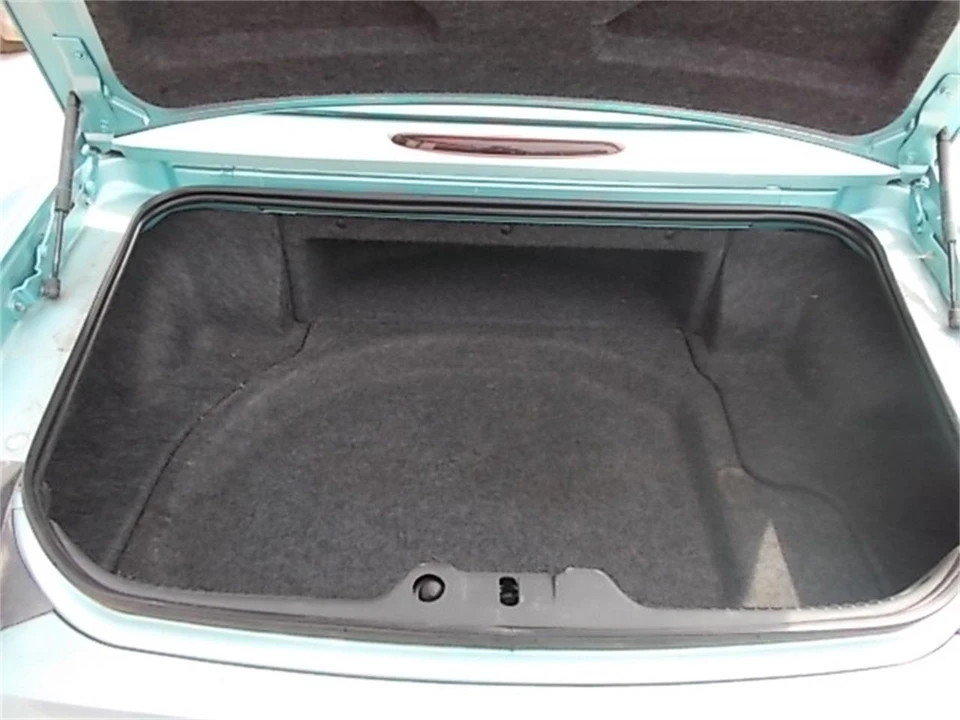 2002 Ford Thunderbird 11th Gen - Image 13 of 29