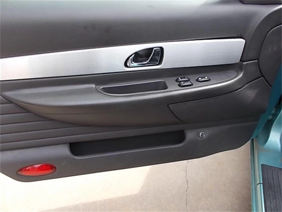 2002 Ford Thunderbird 11th Gen - Image 22 of 29