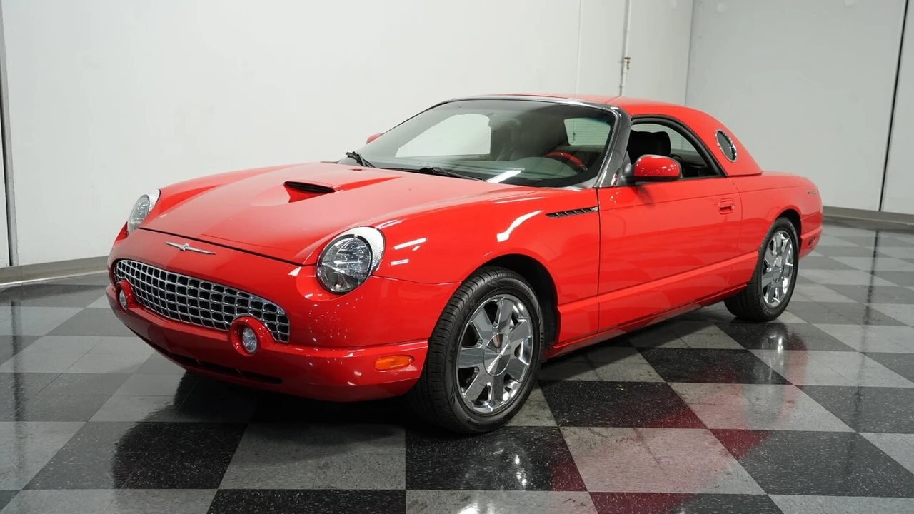 2002 Ford Thunderbird 11th Gen - Image 6 of 12