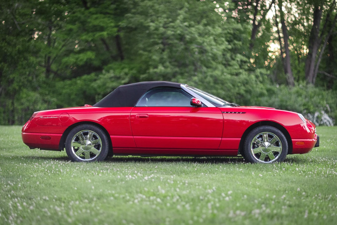 2002 Ford Thunderbird 11th Gen - Image 28 of 31