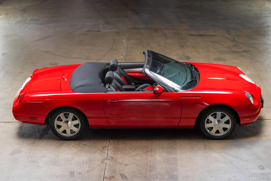 2002 Ford Thunderbird 11th Gen - Image 9 of 31