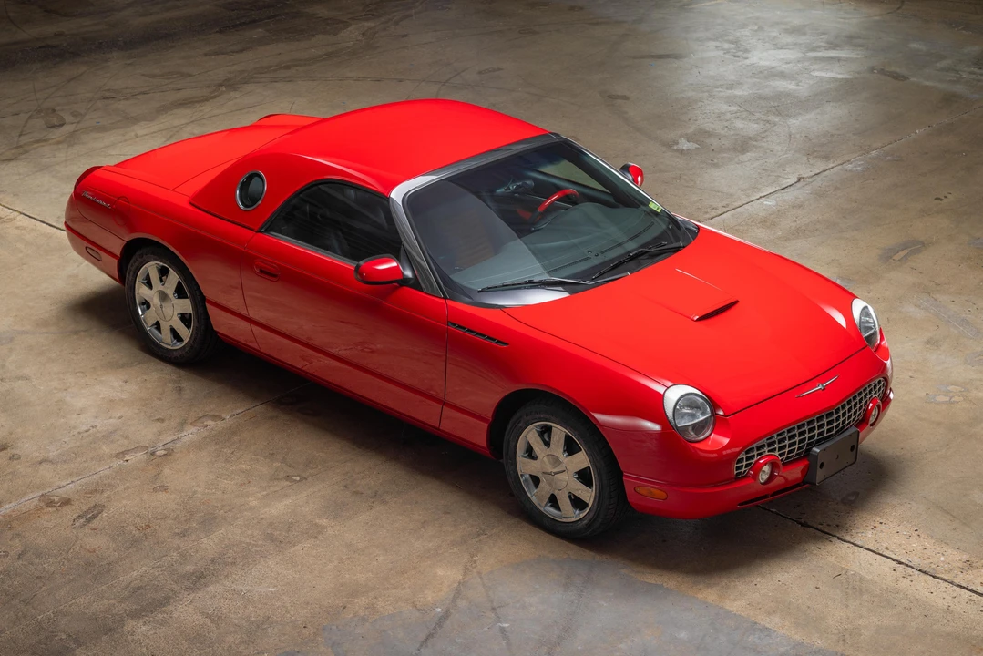 2002 Ford Thunderbird 11th Gen - Image 22 of 31
