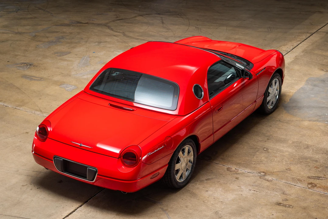 2002 Ford Thunderbird 11th Gen - Image 18 of 31