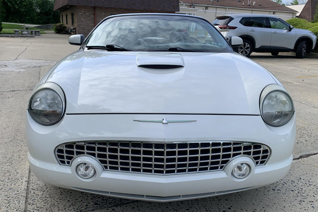 2002 Ford Thunderbird 11th Gen - Image 2 of 31