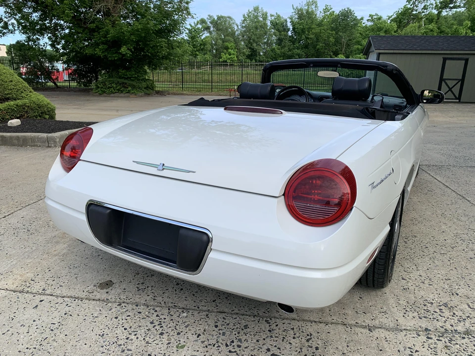 2002 Ford Thunderbird 11th Gen - Image 14 of 31