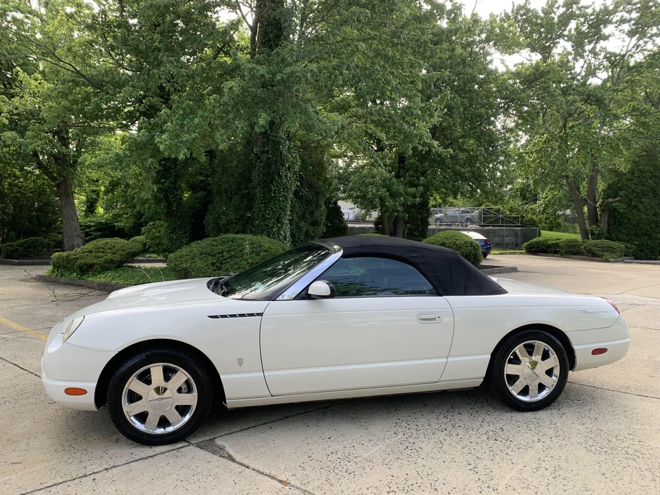 2002 Ford Thunderbird 11th Gen - Image 23 of 31