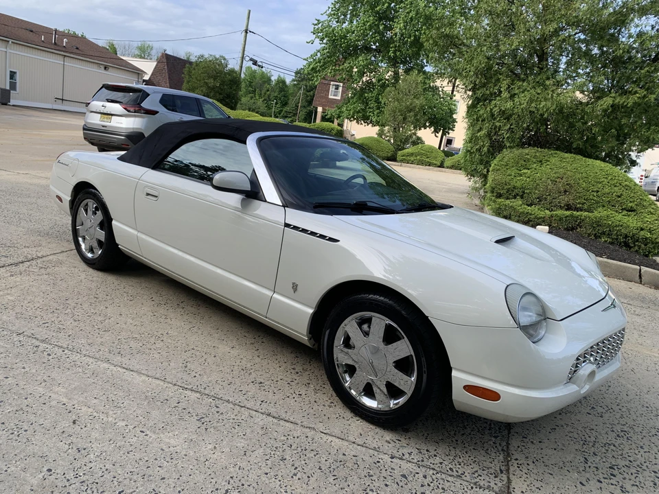 2002 Ford Thunderbird 11th Gen - Image 29 of 31