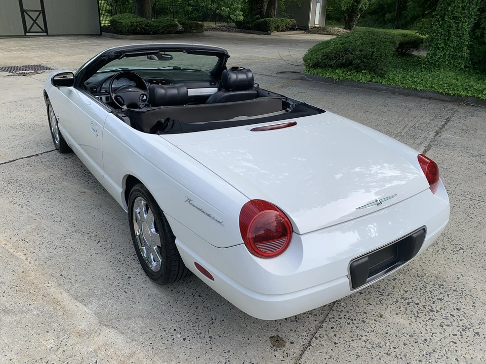 2002 Ford Thunderbird 11th Gen - Image 13 of 31