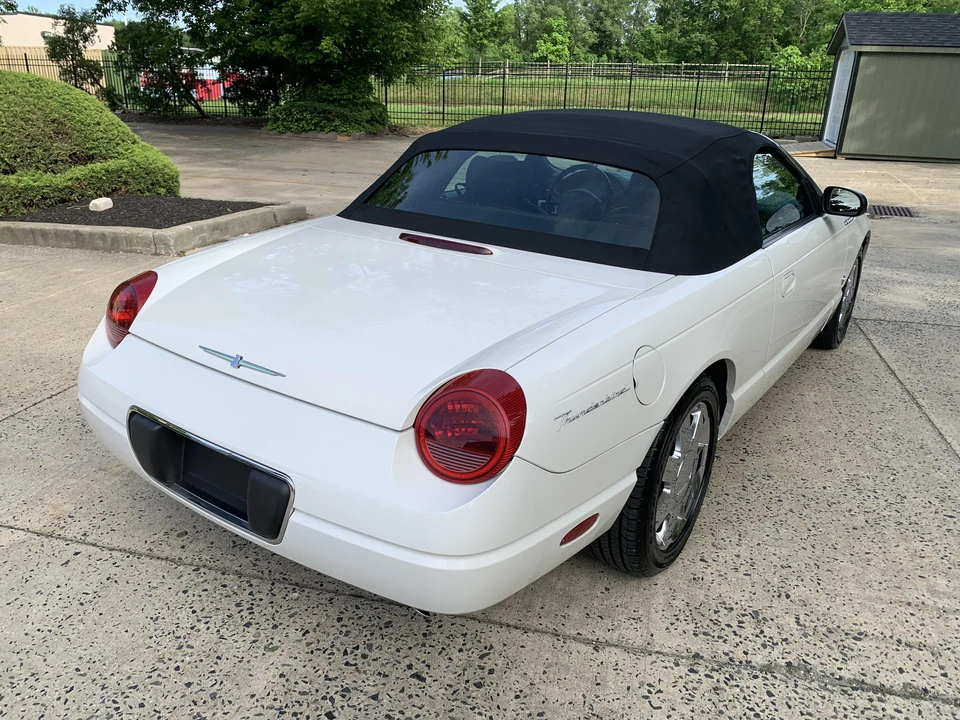 2002 Ford Thunderbird 11th Gen - Image 27 of 31