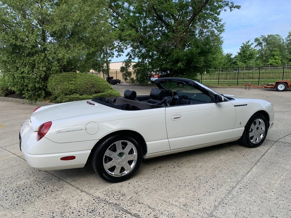 2002 Ford Thunderbird 11th Gen - Image 16 of 31