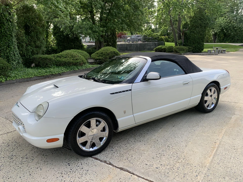 2002 Ford Thunderbird 11th Gen - Image 22 of 31