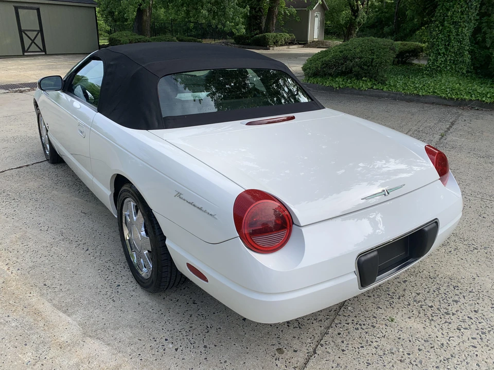 2002 Ford Thunderbird 11th Gen - Image 26 of 31