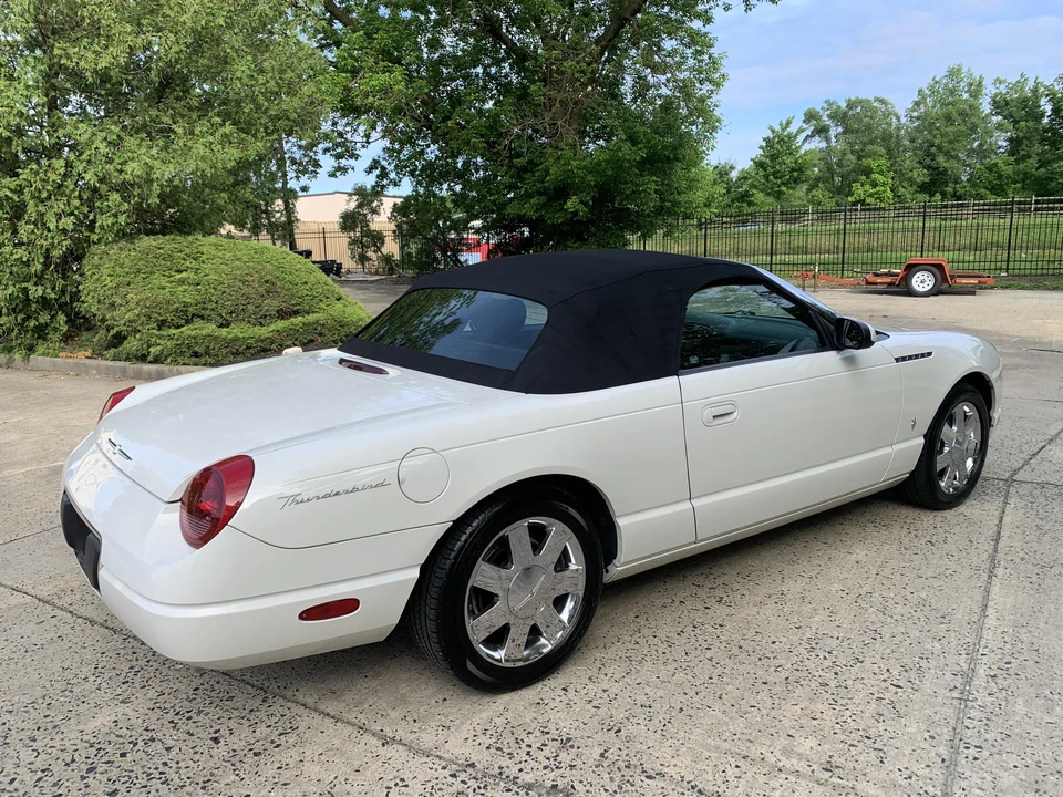 2002 Ford Thunderbird 11th Gen - Image 28 of 31